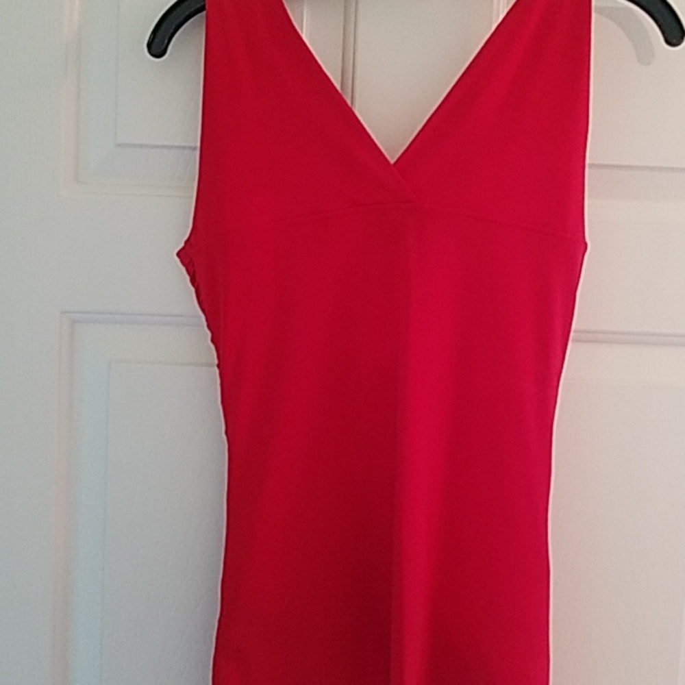 Red top - Picture 3 of 3